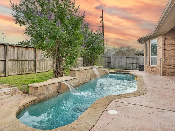 6411 S Saddle Creek Ln, Fulshear, TX 77441