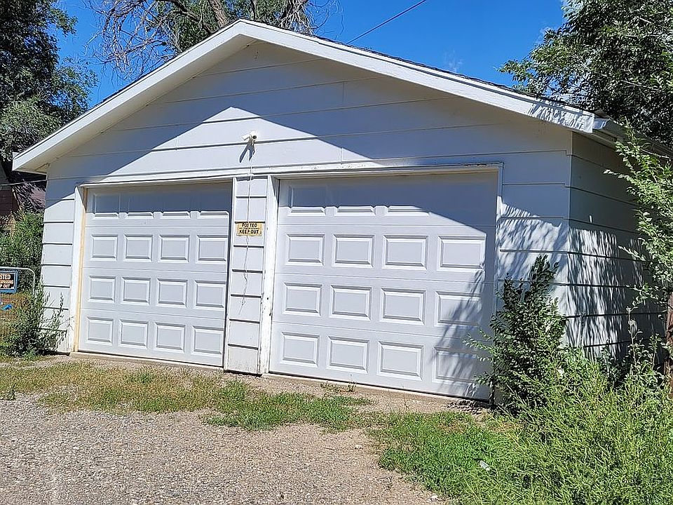 1st image of 815 N 3rd St