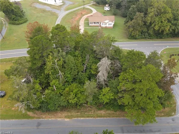 850 Crestwick Rd #35, Ramseur, NC 27316