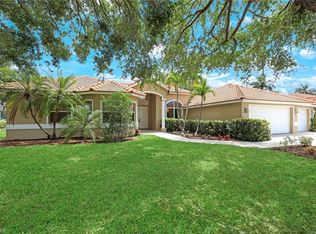2079 Imperial CIR, NAPLES, FL 34110