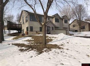 526 Sioux Ln, Saint Peter, MN 56082