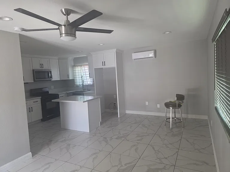 541 N Yucca Ave #1 — Photo 2