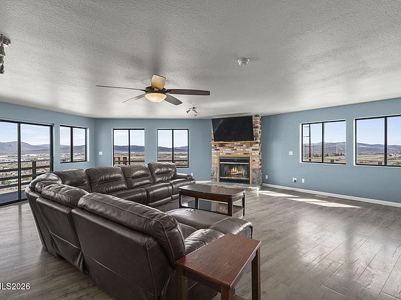 3rd image of 9906 N Virginia St