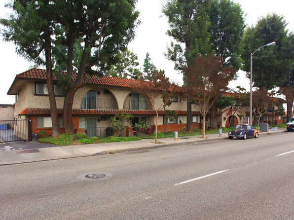 La Villa Descanso Apartments, 10520 Paramount Blvd #205, Downey, CA 90241
