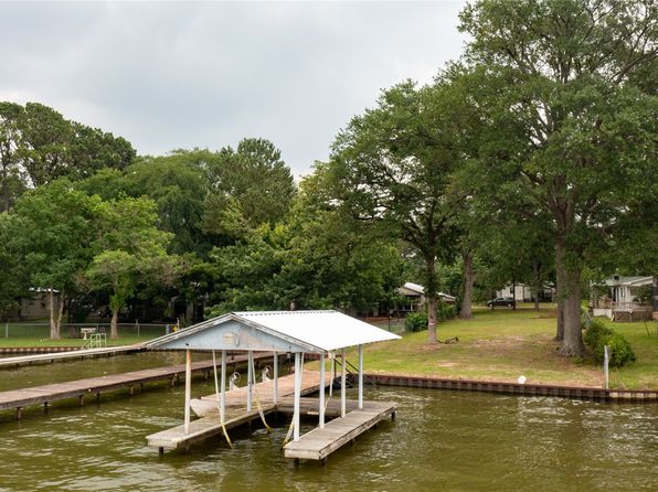198 Thunderbird Dr, Gun Barrel City, TX 75156