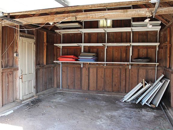 4th image of 521 W 5th St