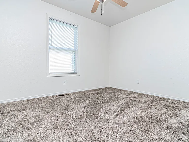 912 Whitetail Ct — Photo 36