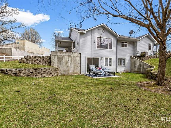 3rd image of 725 N Eagle Rd