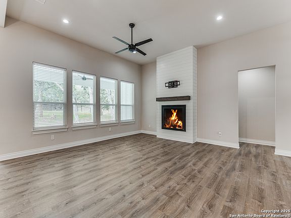 5th image of 122 River View