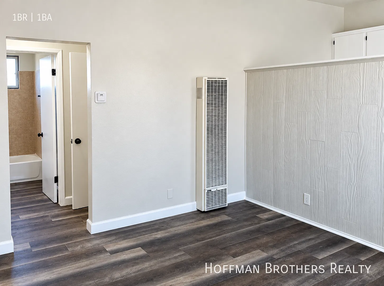 **1 Month Free**Stunning 1-Bedroom With Granite-Style Equipped Kitchen, Parking, Included Utiliti... — Photo 4