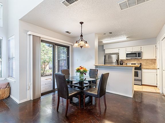 4th image of 422 Santa Fe Trl APT 11
