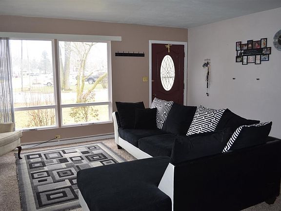 4th image of 3303 Superior St