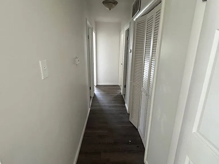 1162 Smith St — Photo 4