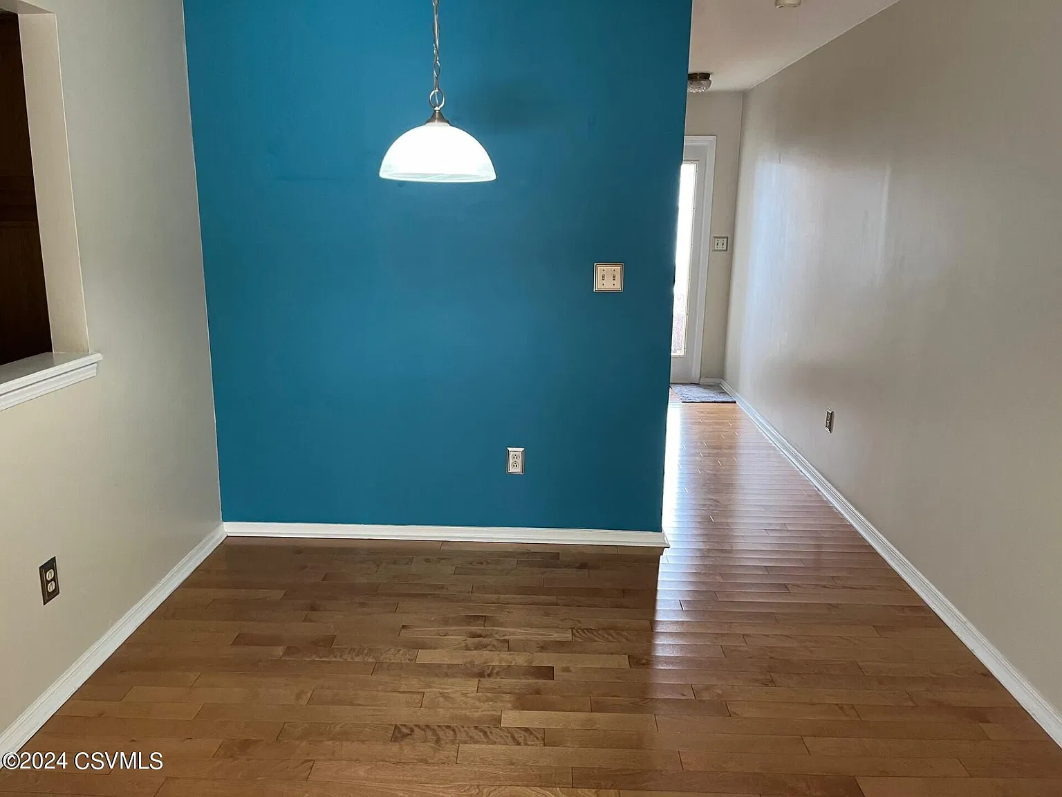 2 bed, 1100 sqft, $1,800 — Photo 2