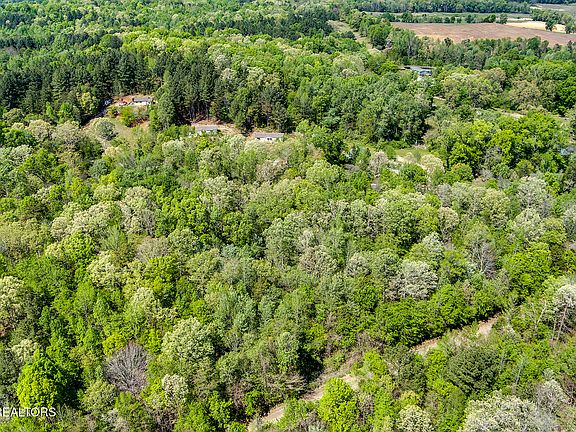 5th image of 485 Oak Grove Rd