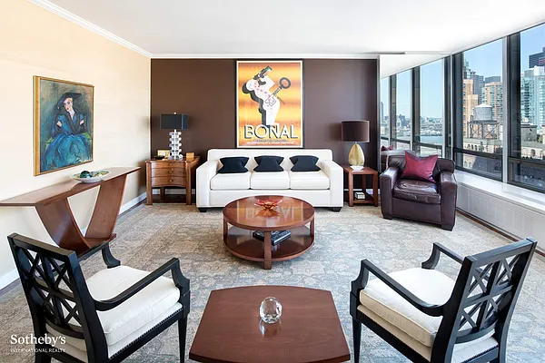 Sold by Sotheby's International Realty | media 32