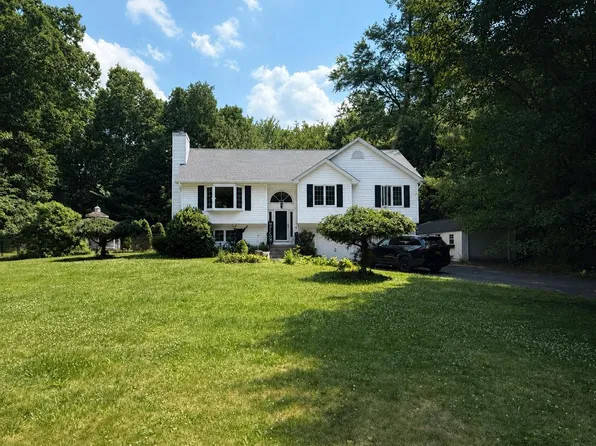 11 Ulster Terrace, Wallkill, NY 12589