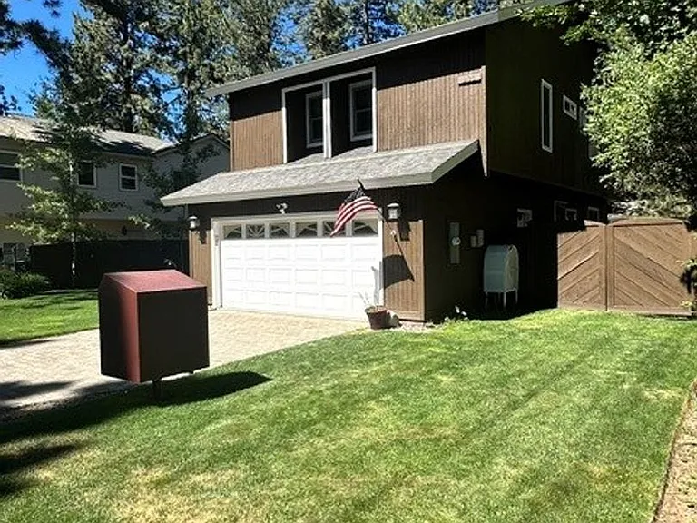 920 Tanglewood Dr — Photo 3