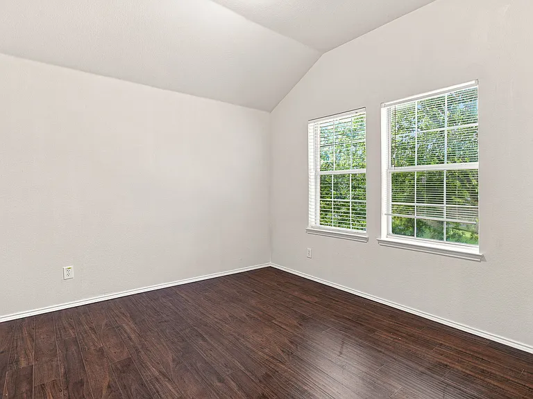 5905 Calloway Dr — Photo 15