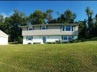 40 Scenic Dr, Wrightsville, PA 17368