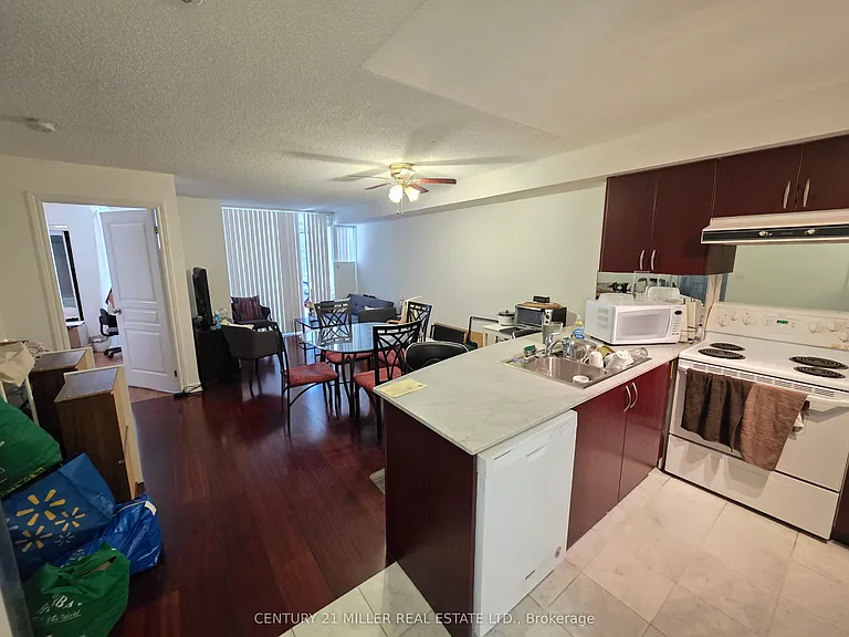 801 Bay St #202 — Photo 11