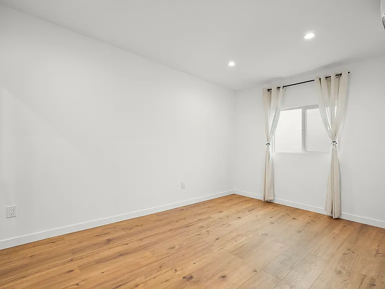 8333 Gonzaga Ave — Photo 10