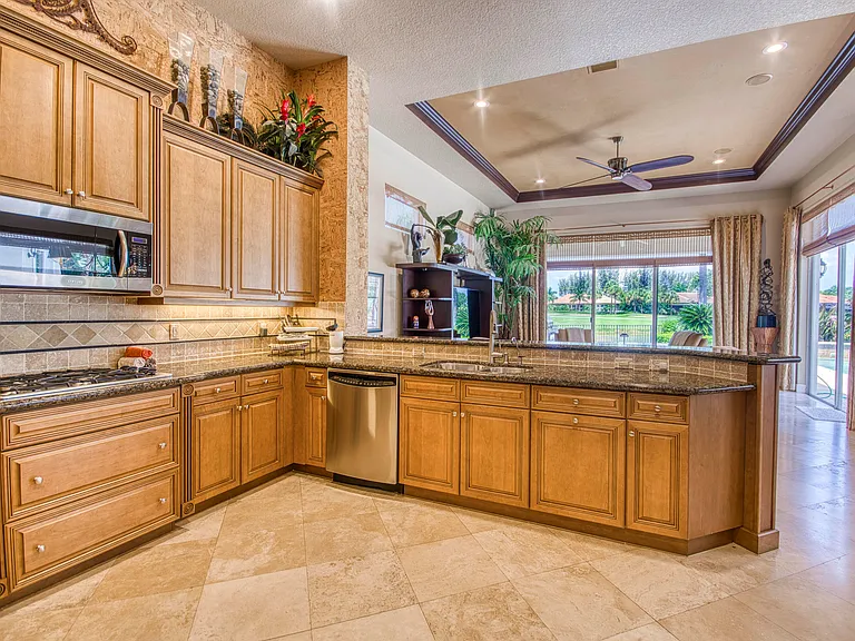 7049 Isla Vista Dr — Photo 16