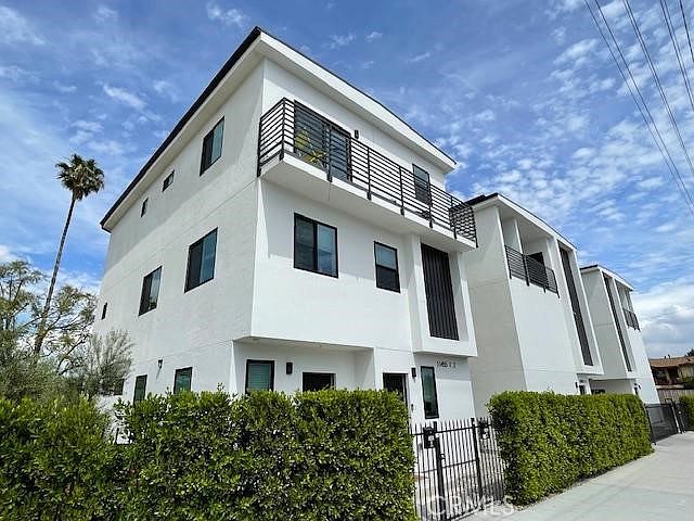 1st image of 11451 W Victory Blvd