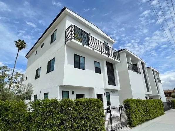 11451 W Victory Blvd, North Hollywood, CA 91606