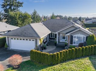 500 Muirfield Close, Qualicum Beach, BC V9K 2J9