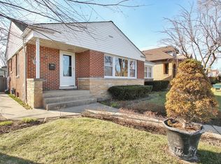 8520 Mansfield Ave, Morton Grove, IL 60053