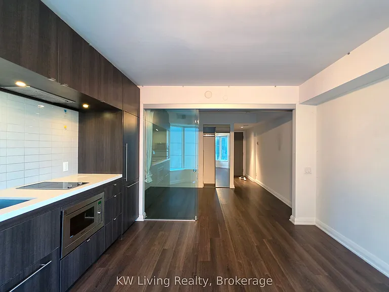 155 Yorkville Ave #905 — Photo 7