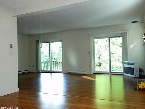 5th image of 26 Wildwood Dr