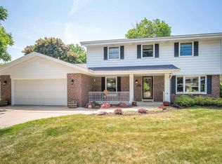 6019 Glenwood Dr, Greendale, WI 53129