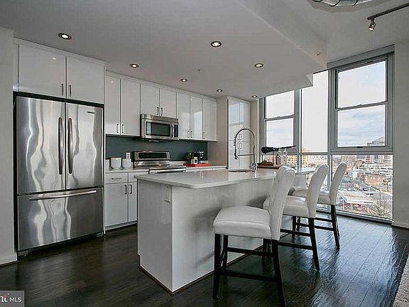 2nd image of 3409 Wilson Blvd Unit 801