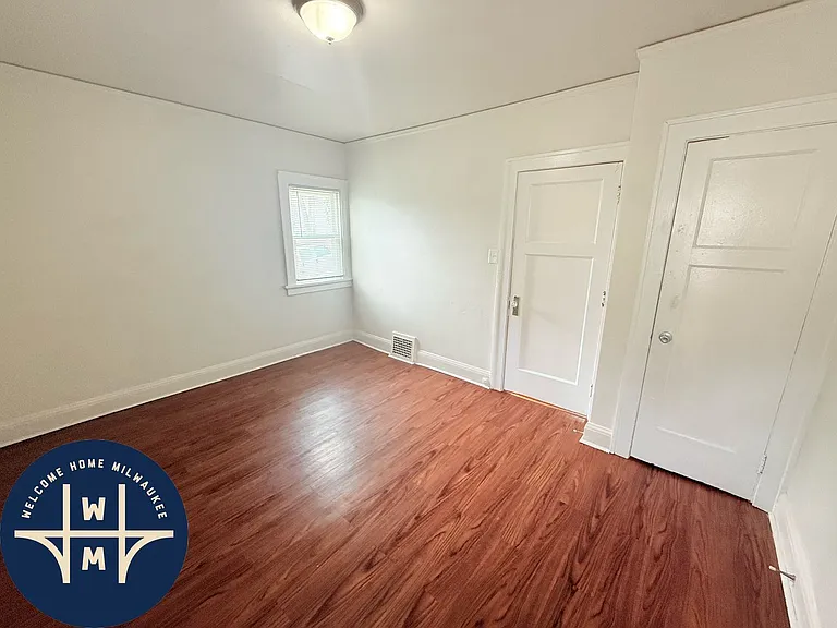 221 W Ring St — Photo 13
