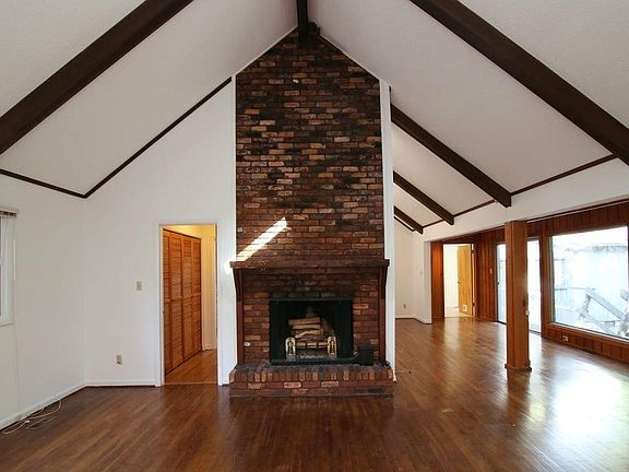 Living room with fireplace