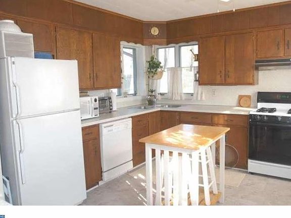 2nd image of 108 Glen Mawr Dr