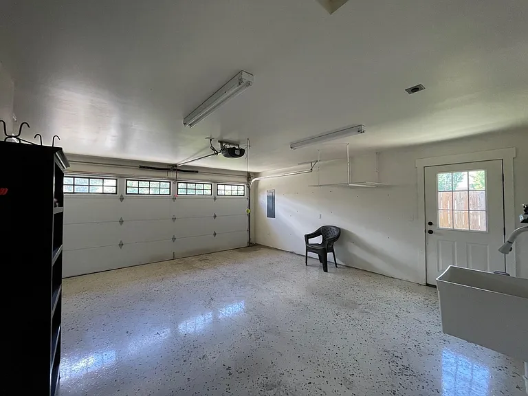 326 Maddie Ln — Photo 21