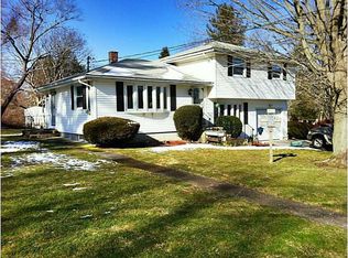 54 Silvania Rd, Portsmouth, RI 02871