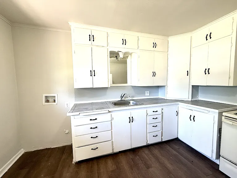 1514 Harris St NW — Photo 2