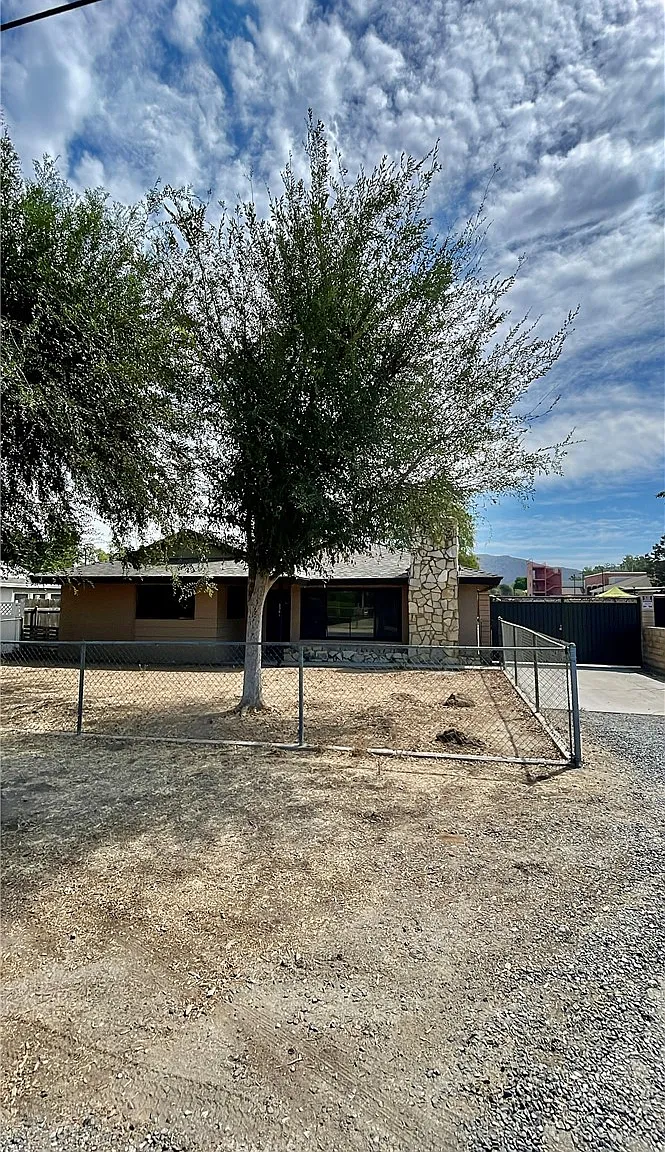 2 bed, 1101 sqft, $3,200 — Photo 3