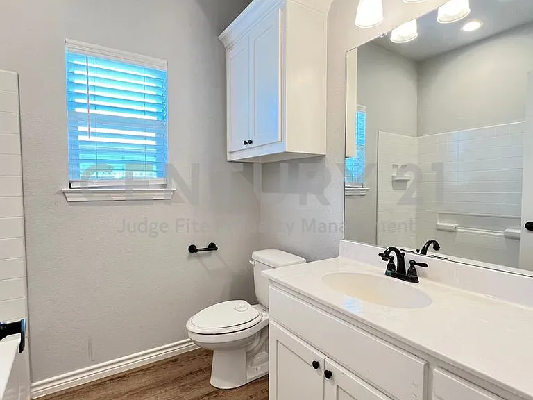 808 Northside Dr — Photo 12
