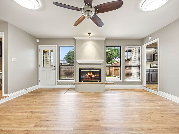 4th image of 2060 Arbor Creek Dr APT B