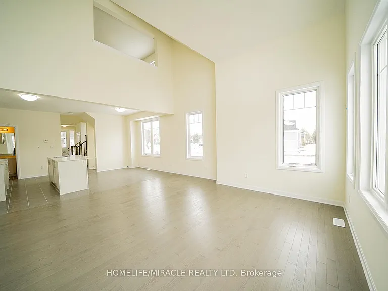 33 Country Club Dr — Photo 7
