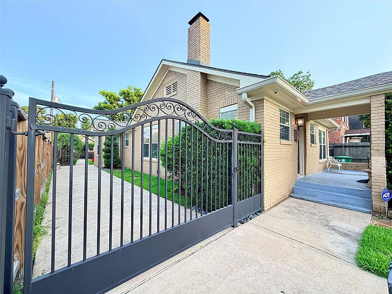 8234 Bonner Dr — Photo 4