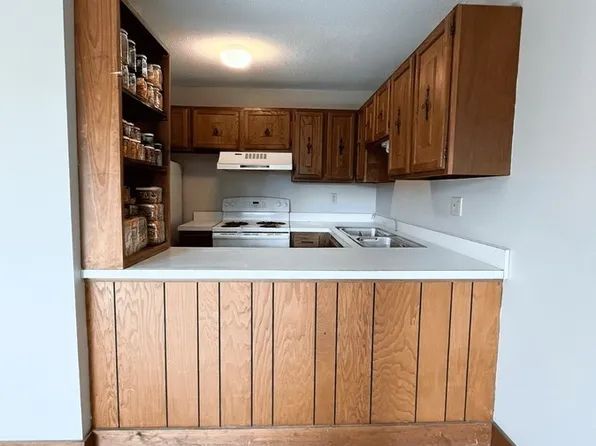 36 Old Pepperidge Ln, Wethersfield, CT 06109