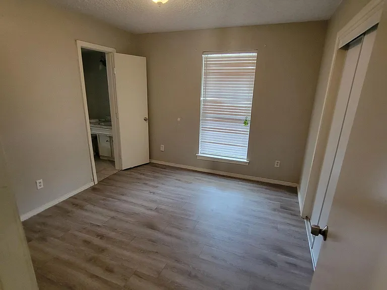 1314 Hanna Cir — Photo 12