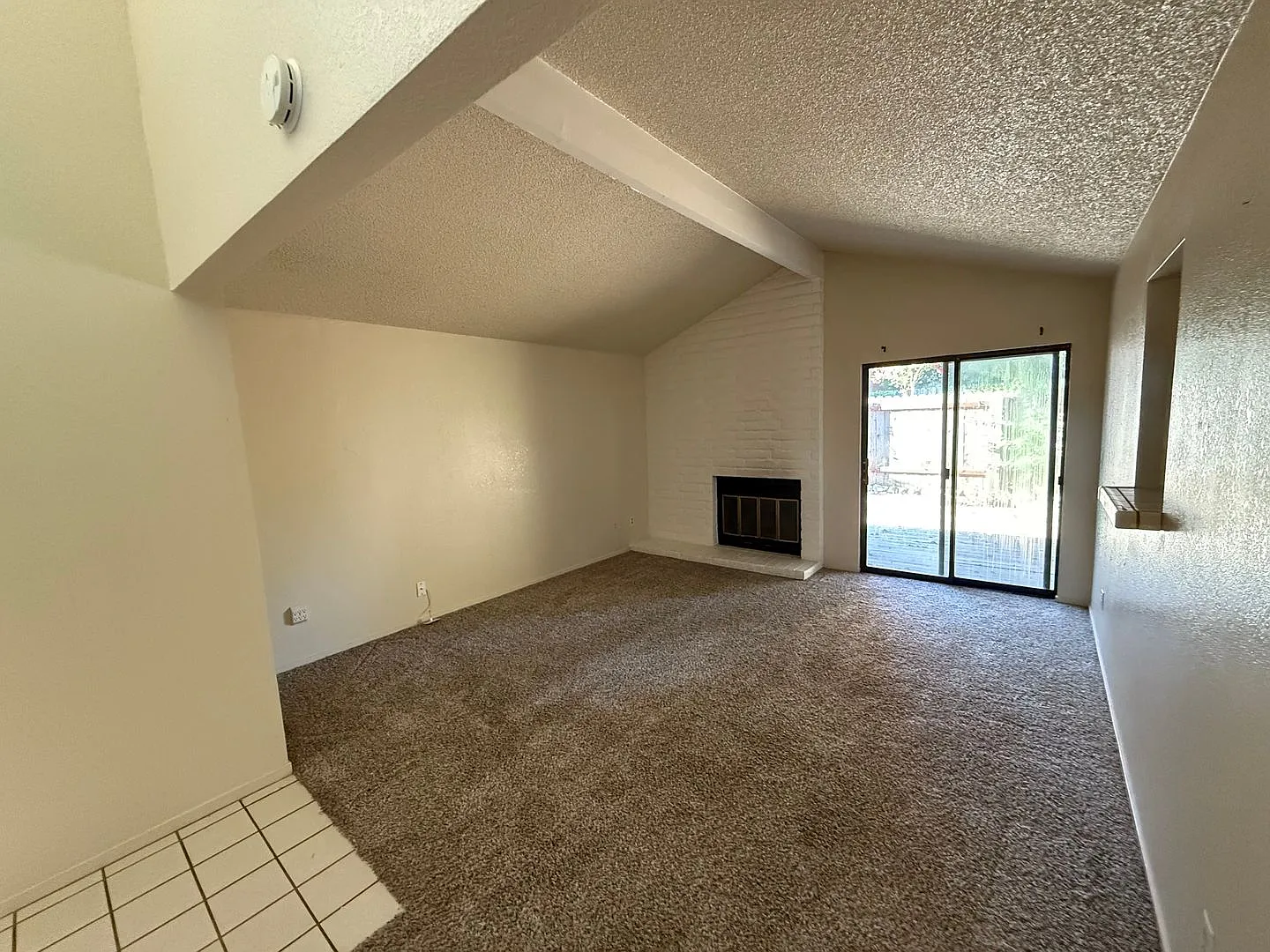 2674 Bradford Way - West Sacramento 95691 — Photo 2