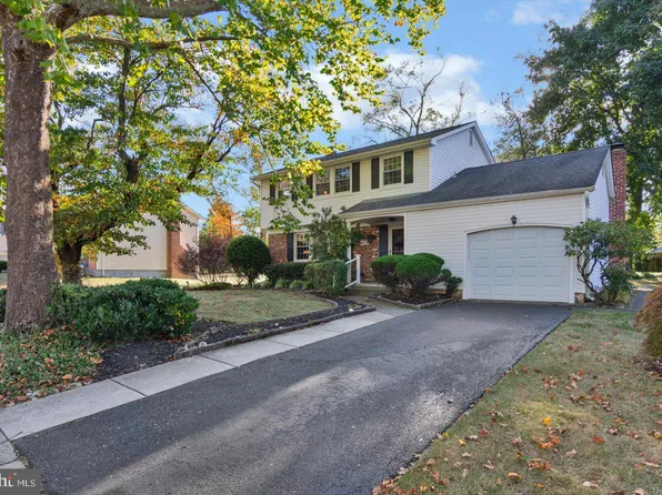 854 Stonehenge Rd, Cherry Hill, NJ 08003